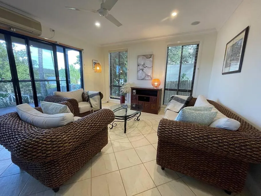 Holiday home Waterfront, Deep Water Pontoon, Views To Straddie Russell Island Australia